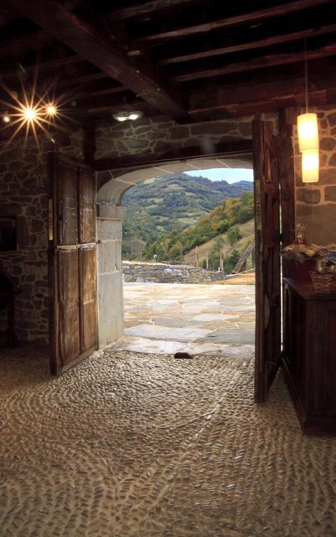 Casona De El Castaniu Hotel Serrapio Bagian luar foto