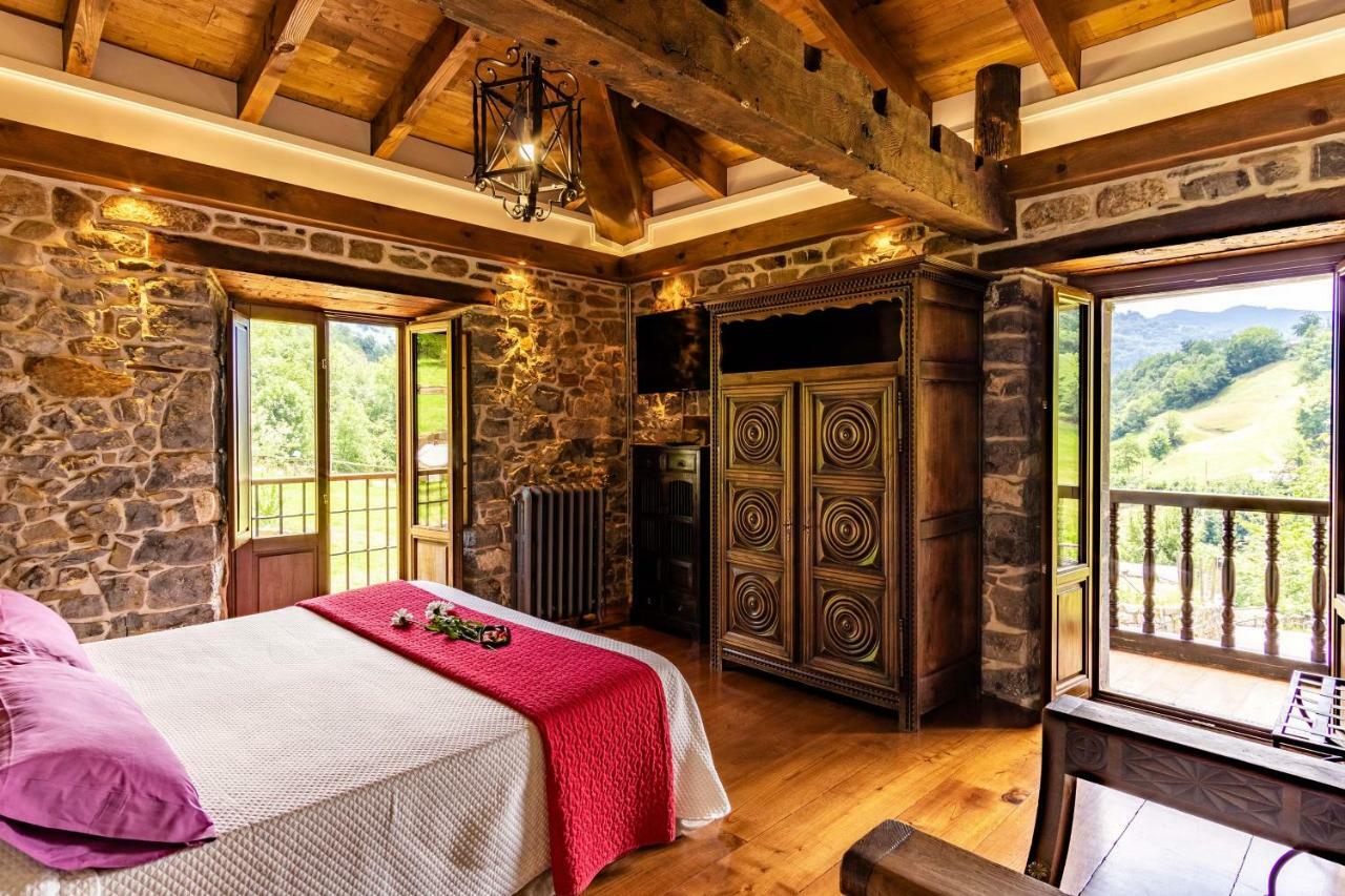 Casona De El Castaniu Hotel Serrapio Bagian luar foto